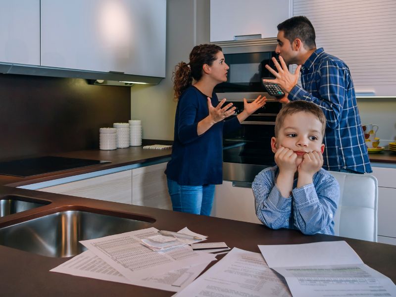 Entenda o que é alienação parental e como agir nessa situação